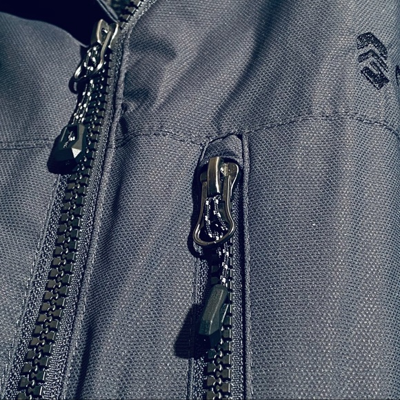 Free Country Jacket w Cell Phone & Ear Bud Pockets - Picture 3 of 8